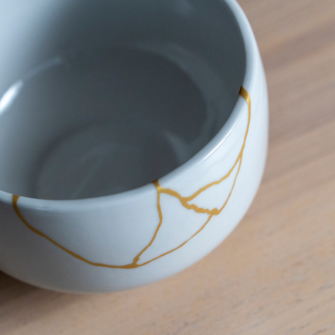 Chawan - Japanese Tea Bowl, Tenmoku kintsugi style (white)